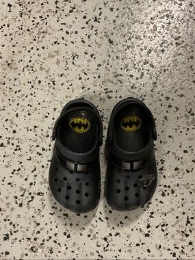 CROCS Kids Black Clog Sandals with Yellow Batman Logo 0559